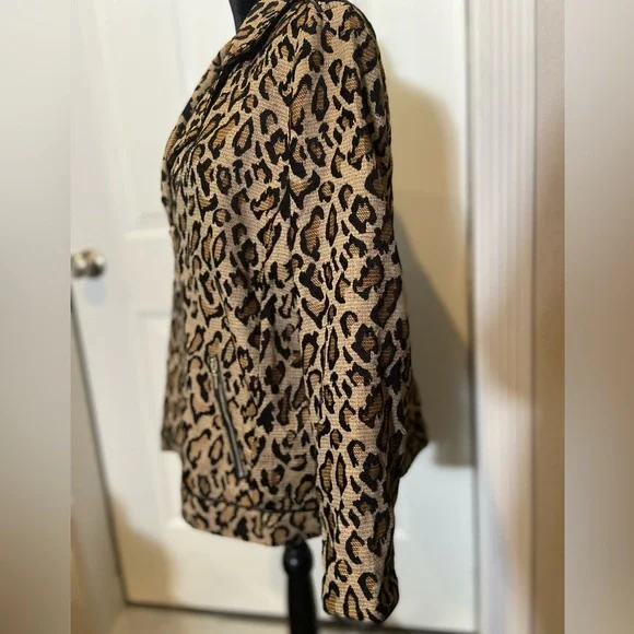 Chico’s~NWT~Jacquard~Leopard Print~Faux Leather Detail~Lined~Moto Jacket~Size 3 - Picture 9 of 16
